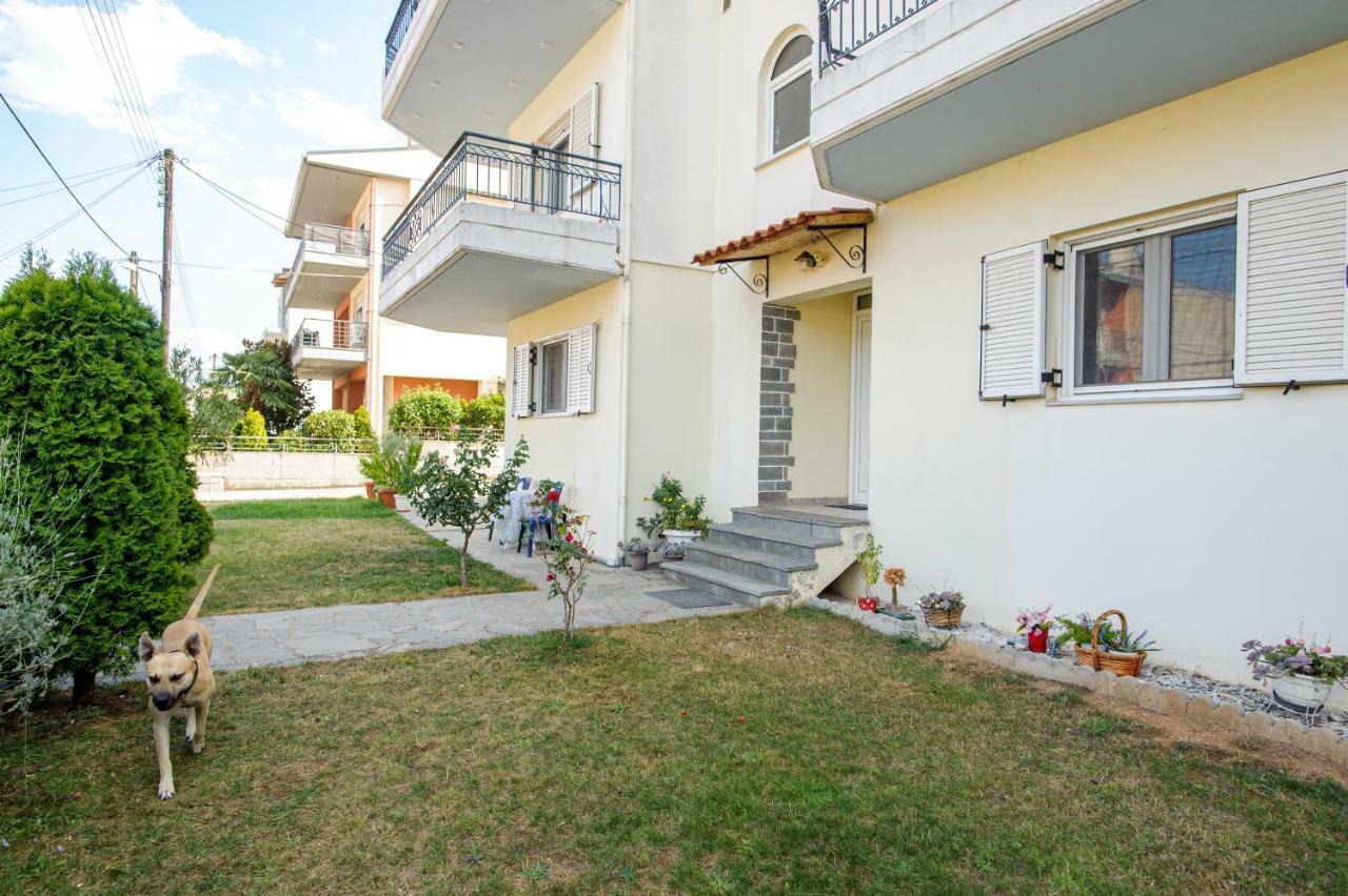 La Casa - Traditionally Elegant Apt 38M2 W Prk Grd Янина Экстерьер фото