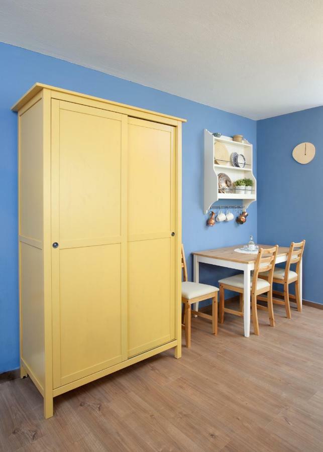 La Casa - Traditionally Elegant Apt 38M2 W Prk Grd Янина Экстерьер фото