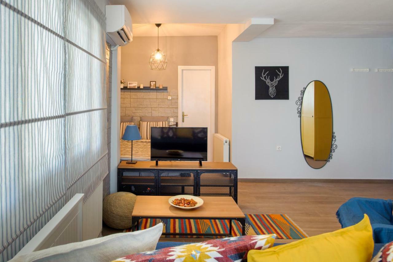 La Casa - Traditionally Elegant Apt 38M2 W Prk Grd Янина Экстерьер фото